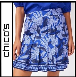 Chicos Zenergy Neema Floral Pleated Skort